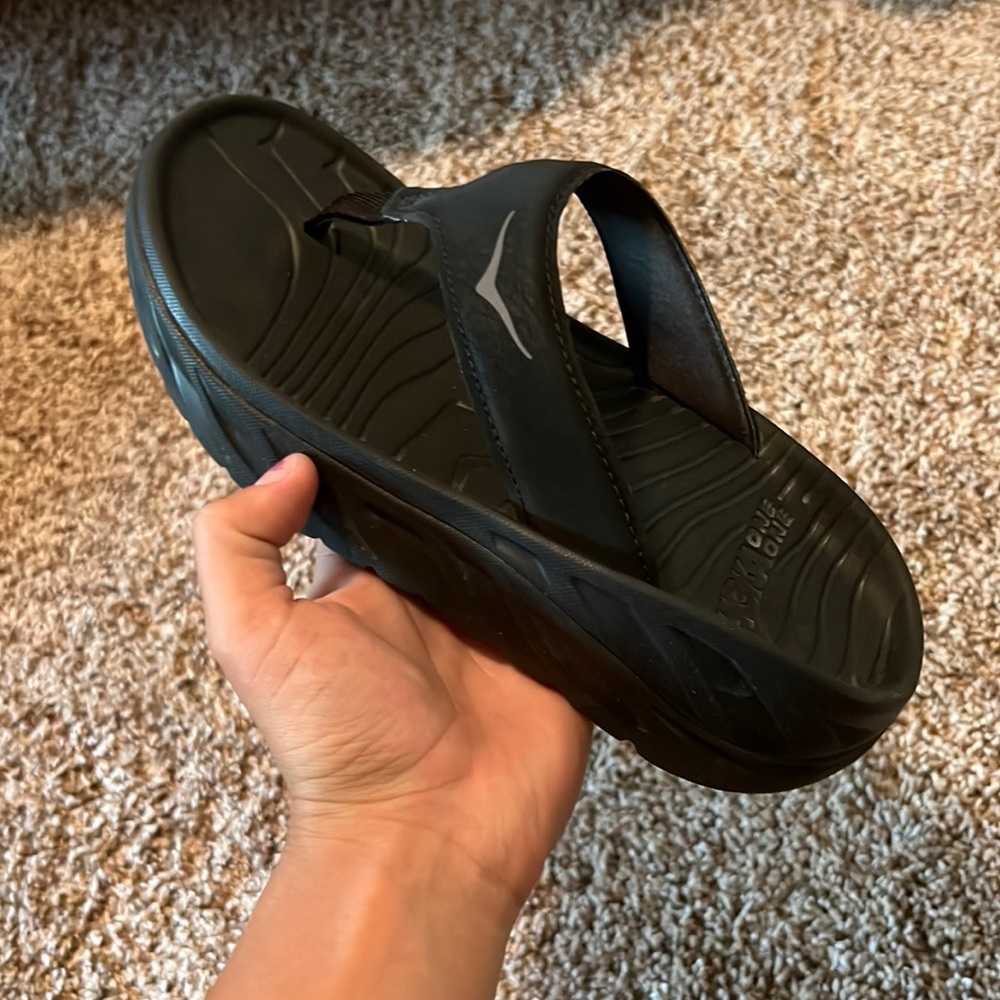 hoka flip flops
